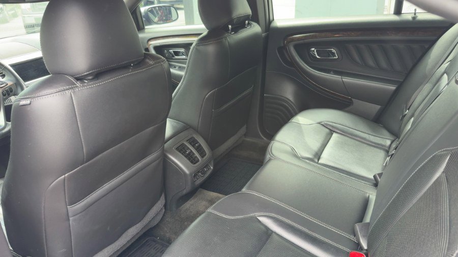 Used 2018 Ford Taurus Limited FWD image 11