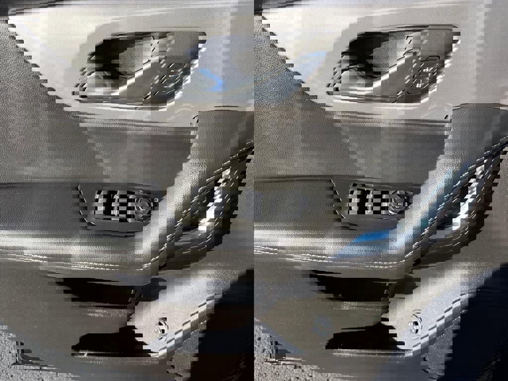 Certified 2024 Chevrolet Blazer LT w/ Convenience Package image 12