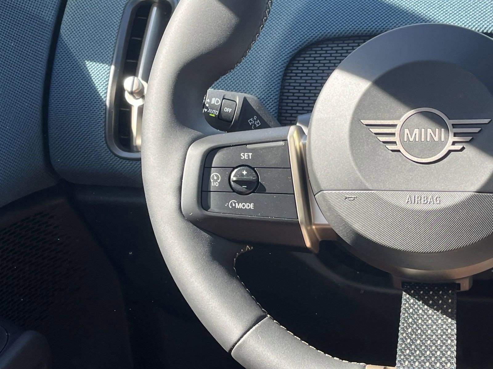 Used 2025 MINI Cooper Countryman S w/ Comfort Package Max image 17