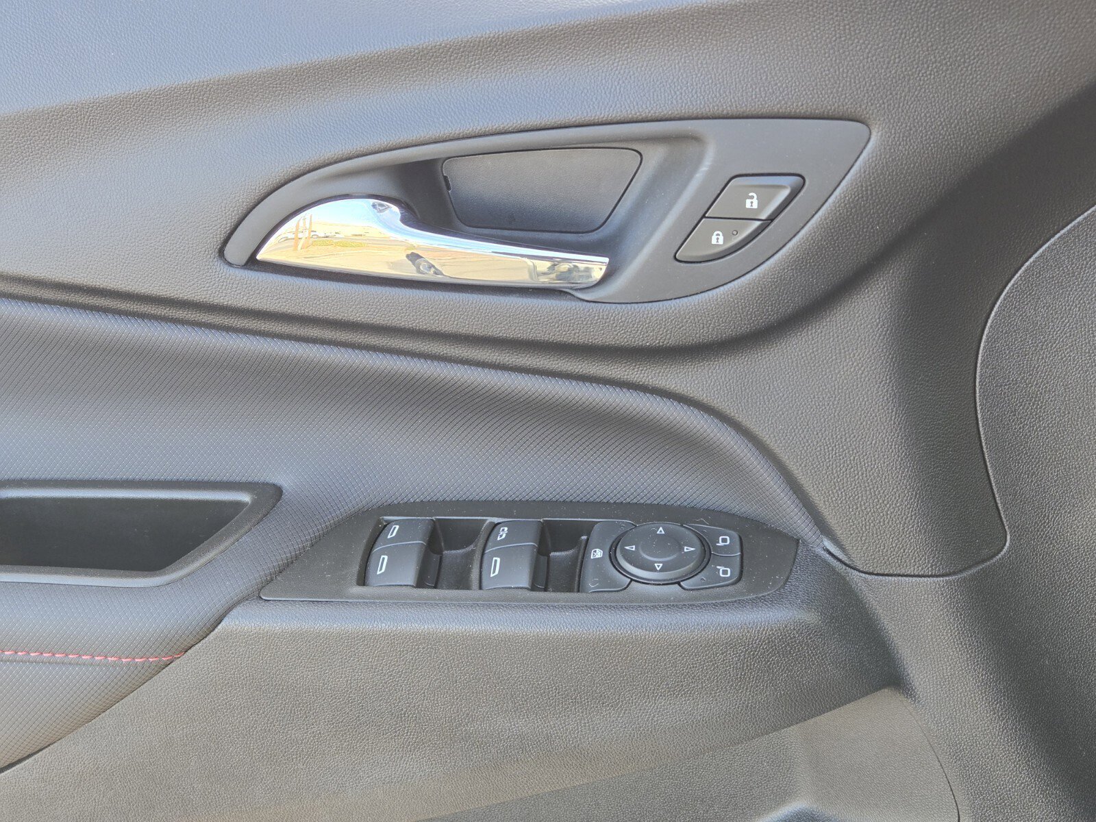 Used 2023 Chevrolet Equinox RS w/ RS Leather Package image 17