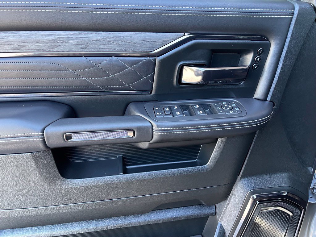 New 2026 RAM 2500 Limited AWD/4WD image 9