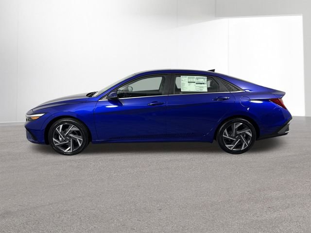 Used 2025 Hyundai Elantra Limited FWD image 14