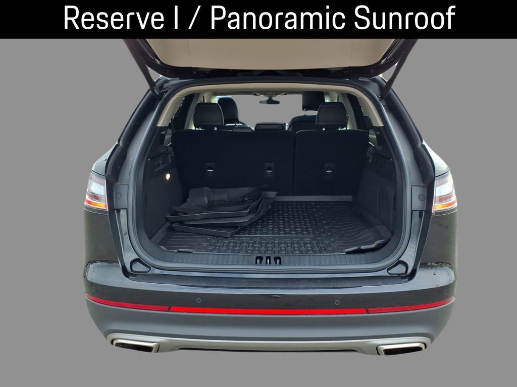 Certified 2022 Lincoln Nautilus Reserve w/ Equipment Group 201A image 8