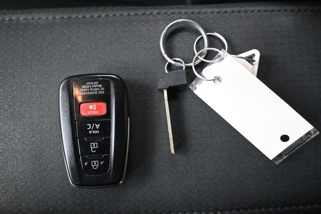 Used 2020 Toyota Prius Prime LE w/ Carpet Mat Package image 14