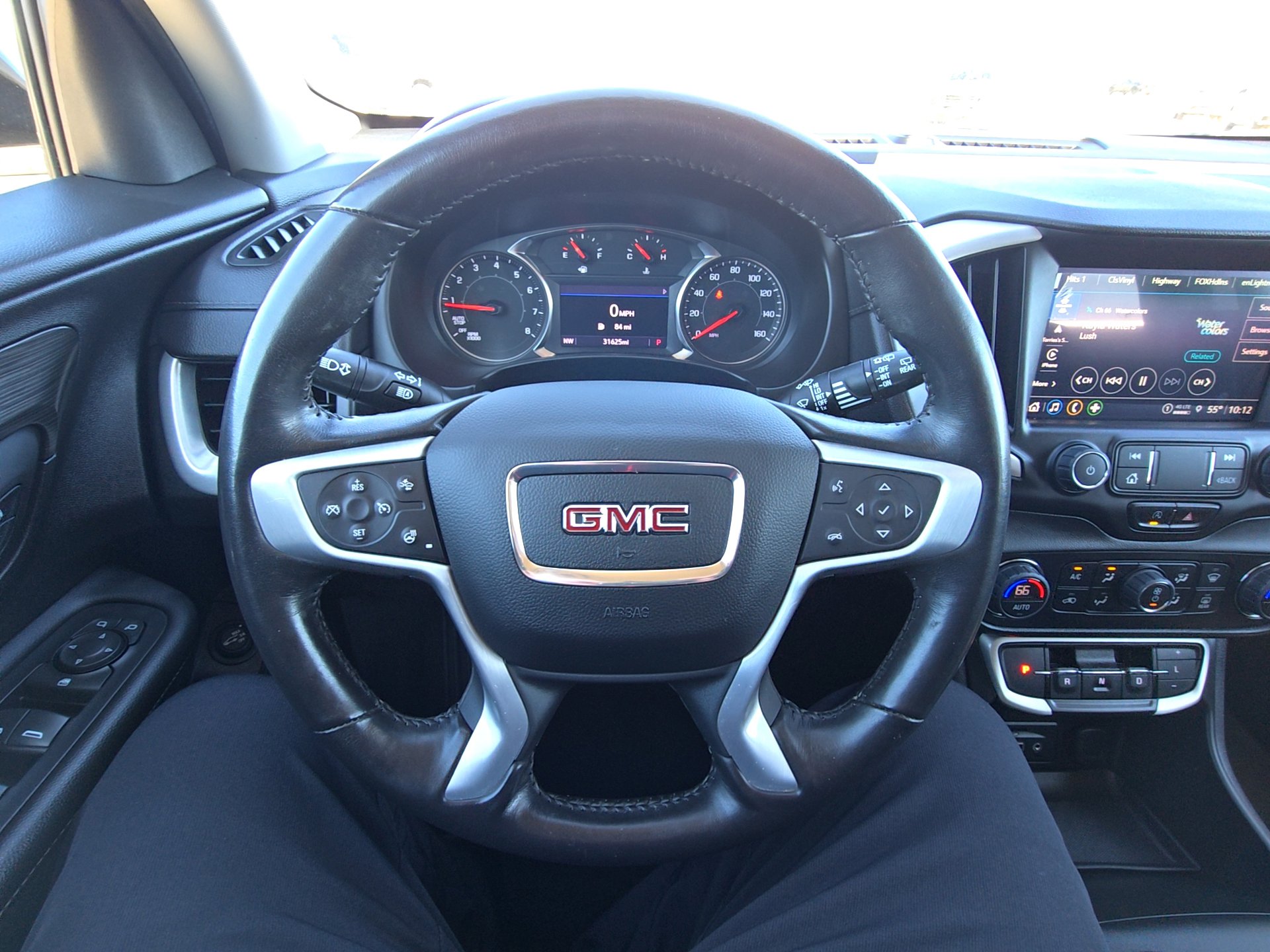 Used 2022 GMC Terrain SLT w/ Elevation Edition image 9