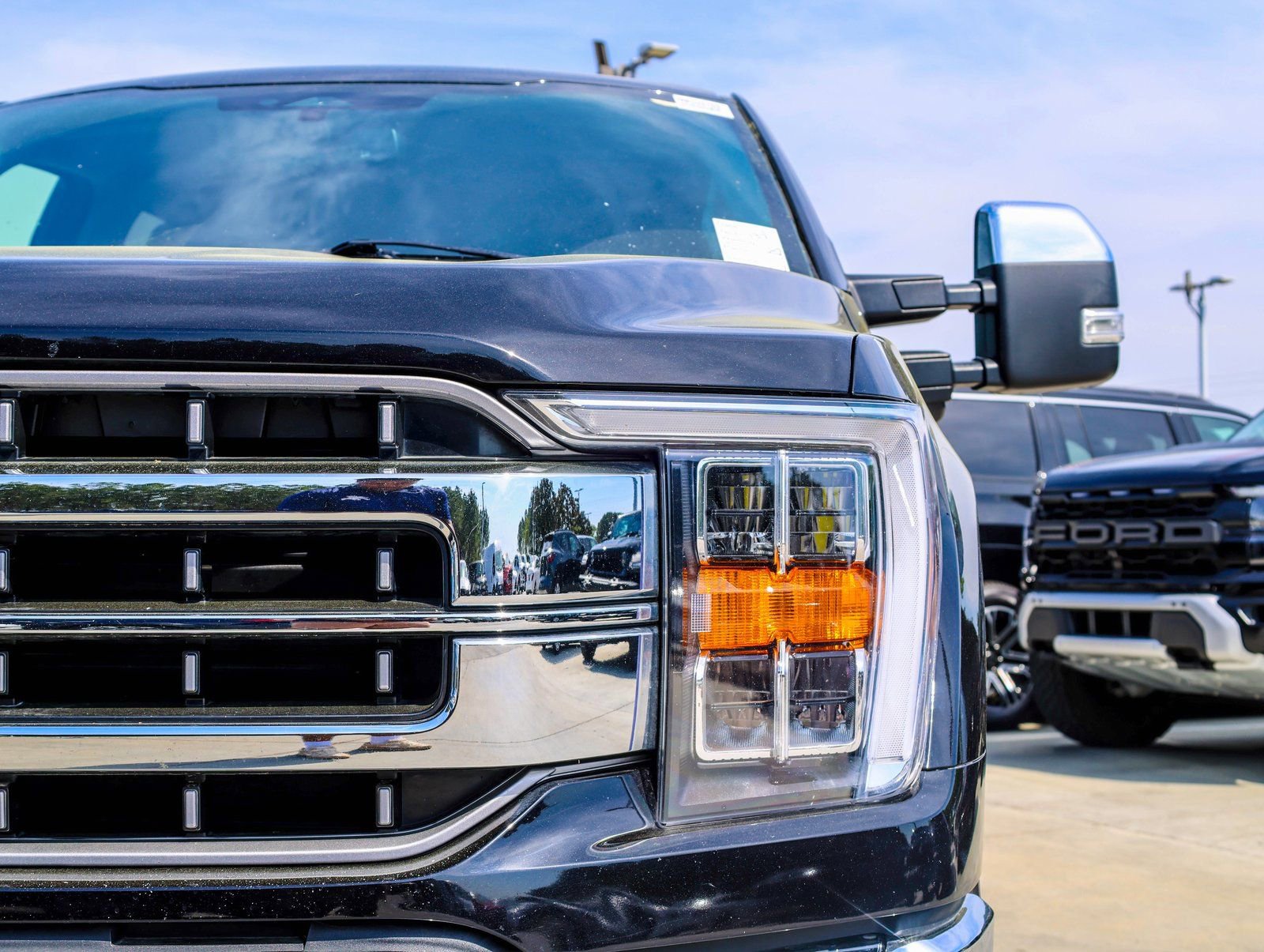 Used 2022 Ford F150 Lariat image 5