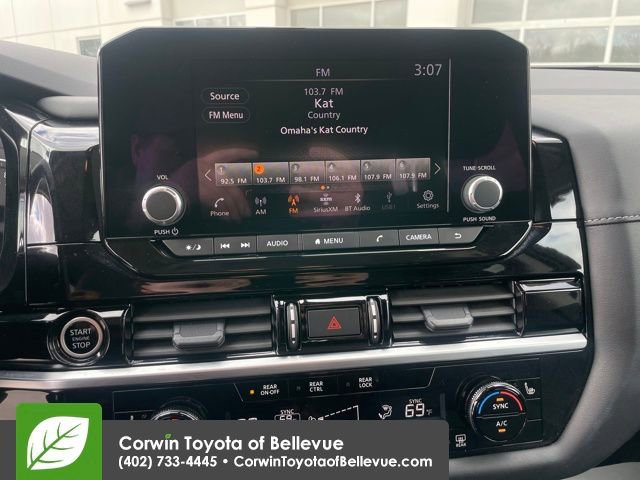 Used 2024 Nissan Pathfinder SV image 18
