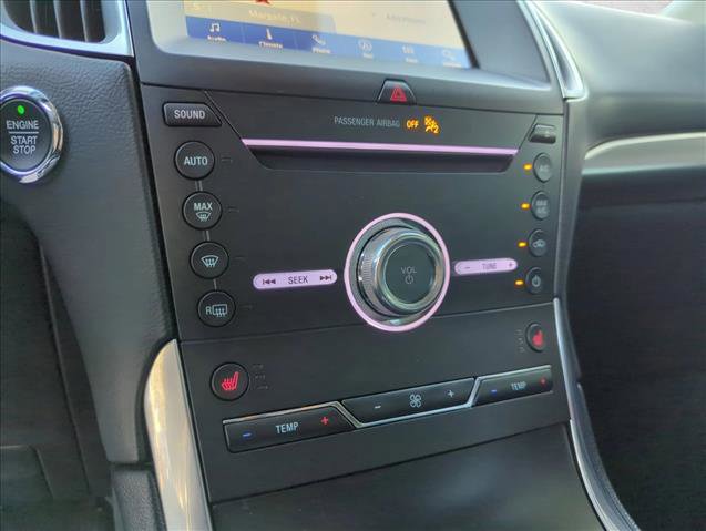 Used 2019 Ford Edge Titanium image 18