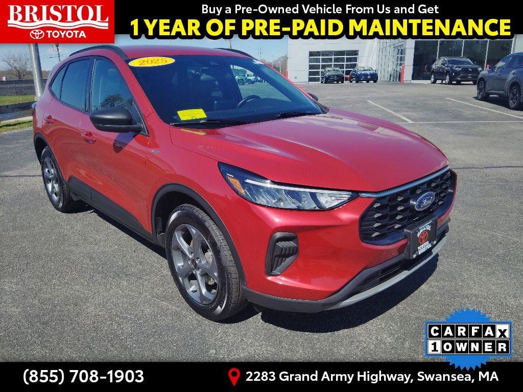 Used 2025 Ford Escape ST-Line AWD/4WD image 1