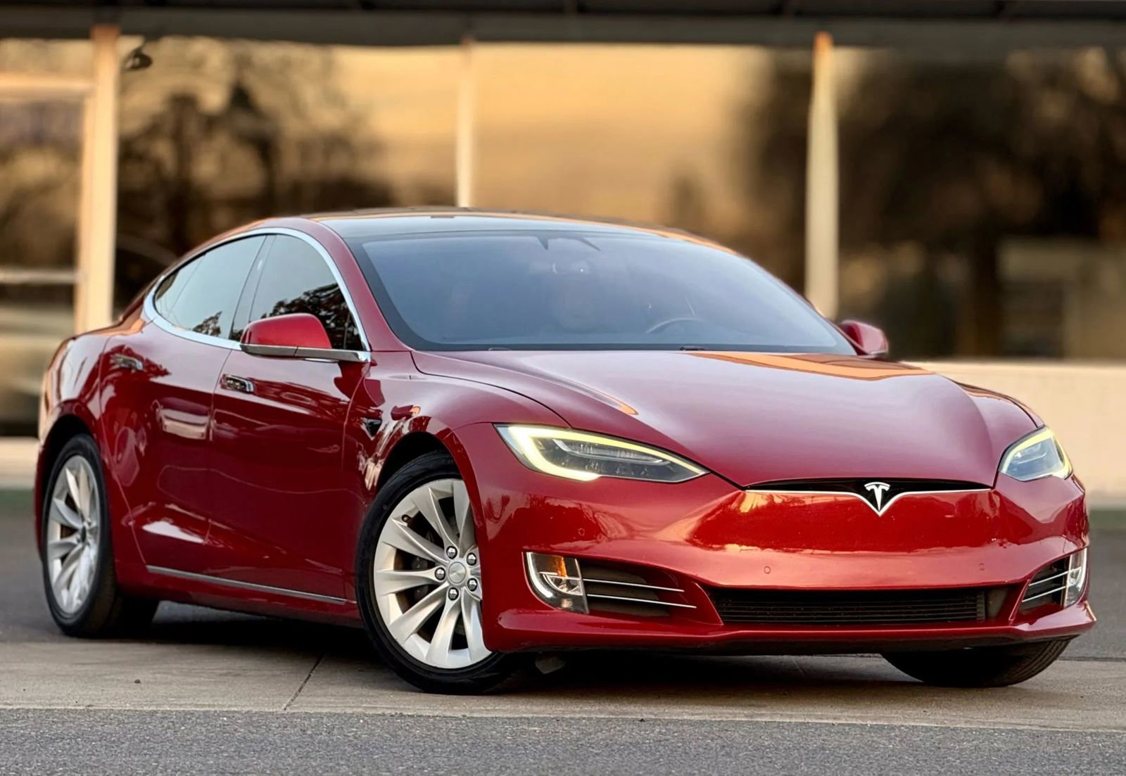 Used 2017 Tesla Model S 90D image 2