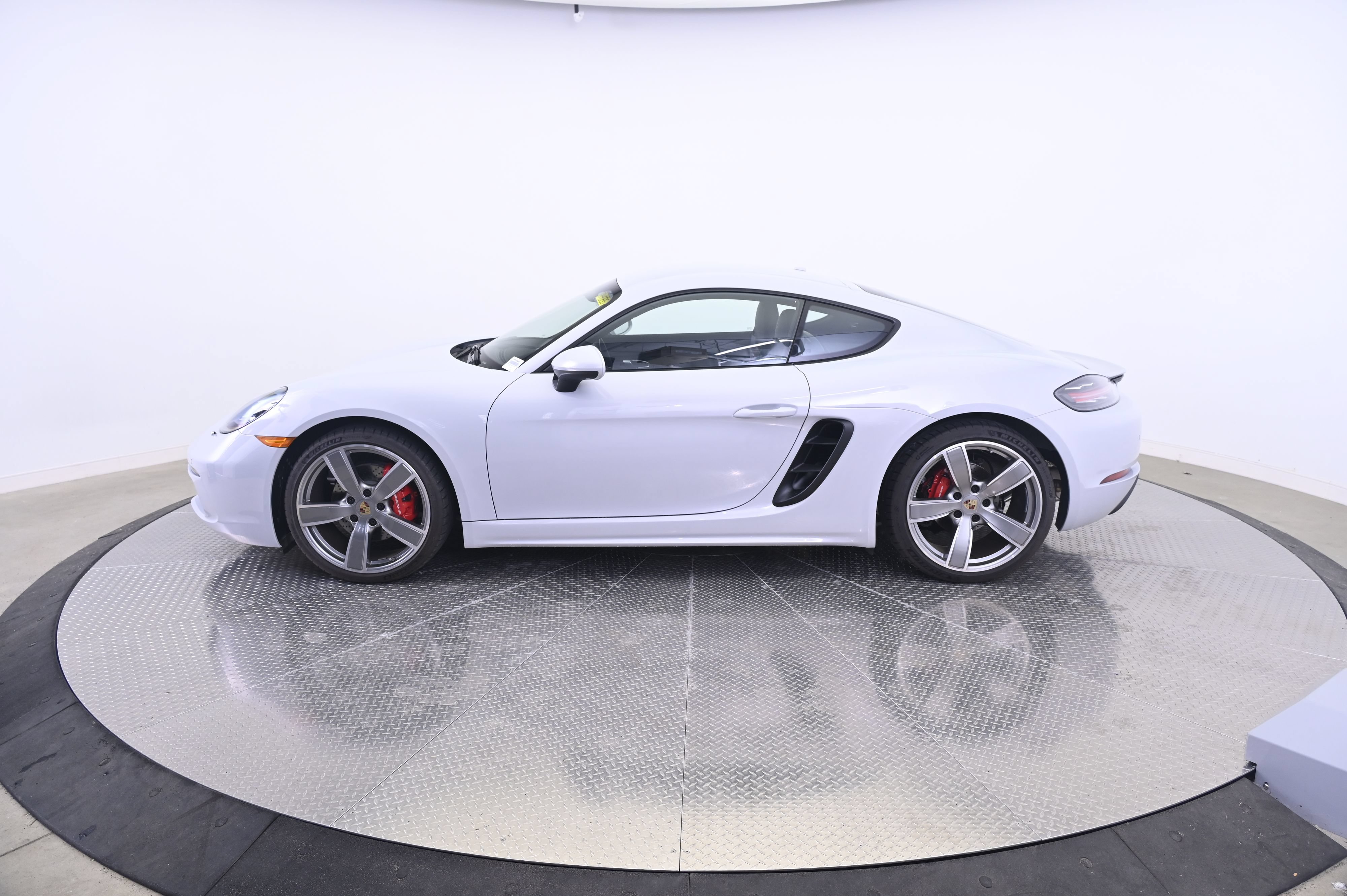 Certified 2024 Porsche 718 Cayman S RWD image 2