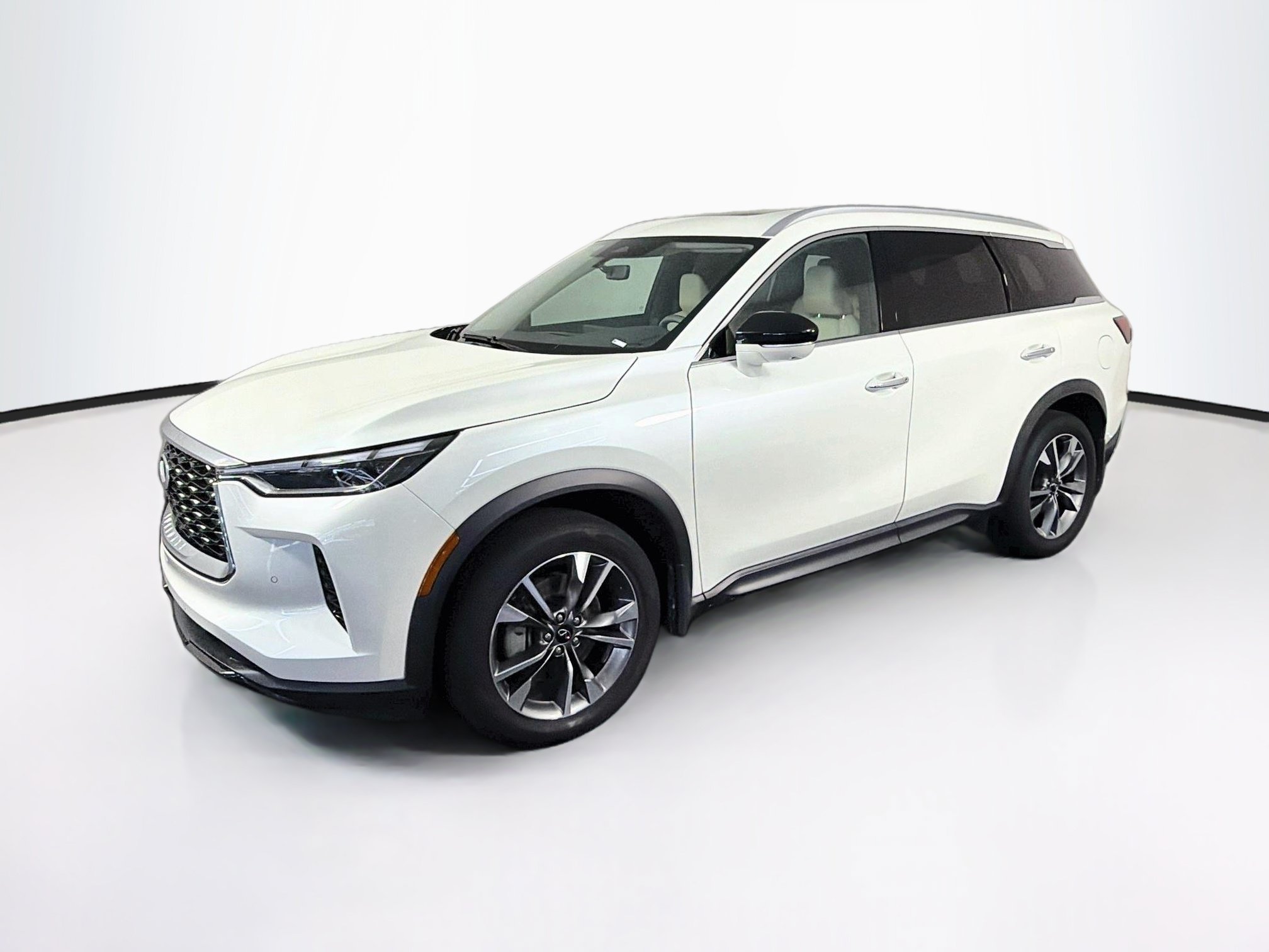 Used 2023 INFINITI QX60 Luxe w/ Cargo Package AWD/4WD image 3