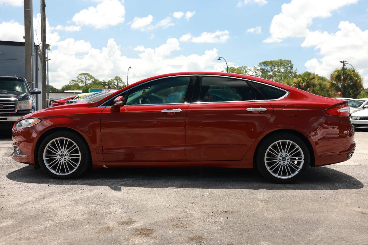 Used 2014 Ford Fusion SE w/ Equipment Group 202A FWD image 3