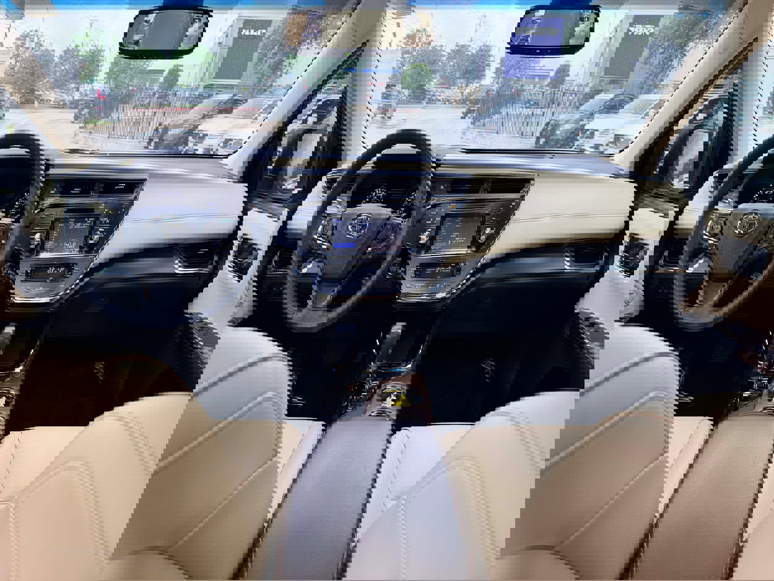 Used 2018 Toyota Avalon XLE Premium FWD image 16