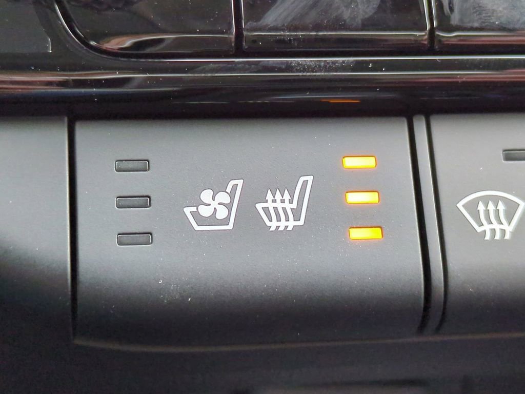 New 2026 Hyundai Elantra Limited image 27