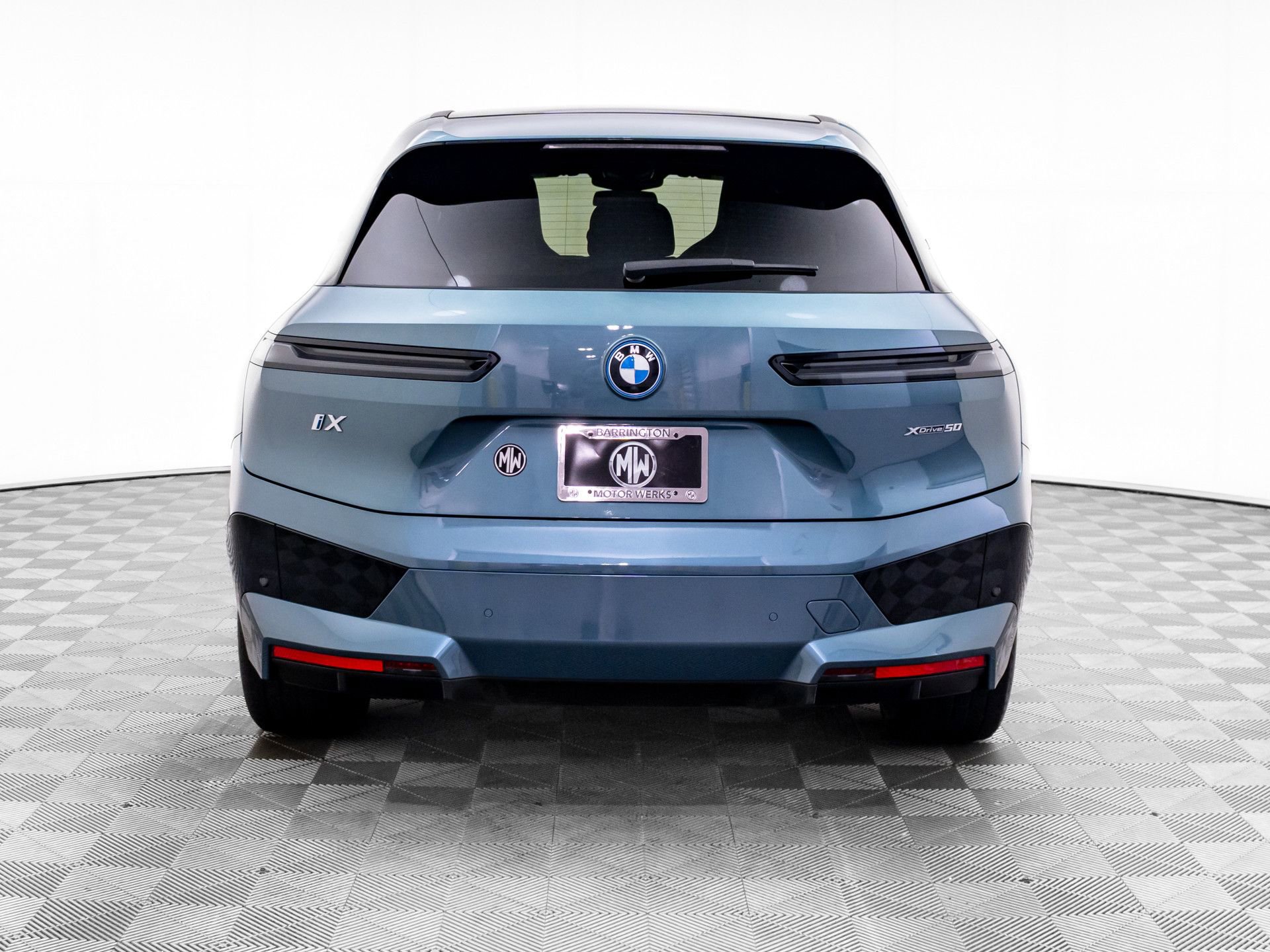 Certified 2024 BMW iX xDrive50 w/ Premium Package AWD/4WD image 4