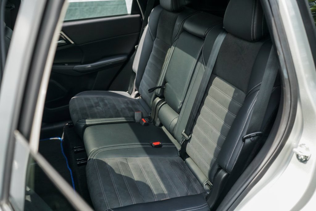 Used 2023 Mitsubishi Outlander LE AWD/4WD image 23