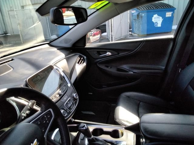 Used 2018 Chevrolet Malibu LT w/ Leather Package image 25