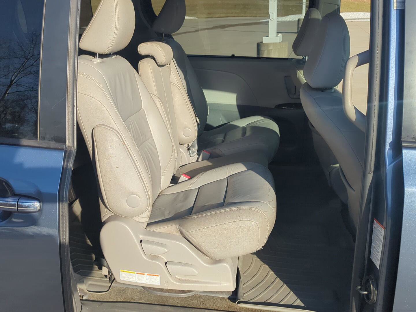 Used 2016 Toyota Sienna XLE Premium w/ Outdoor Package image 20