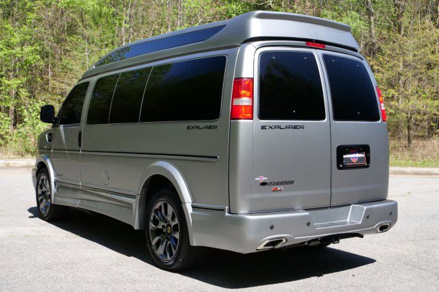 Used 2025 Chevrolet Express 2500 w/ Driver Convenience Package image 28