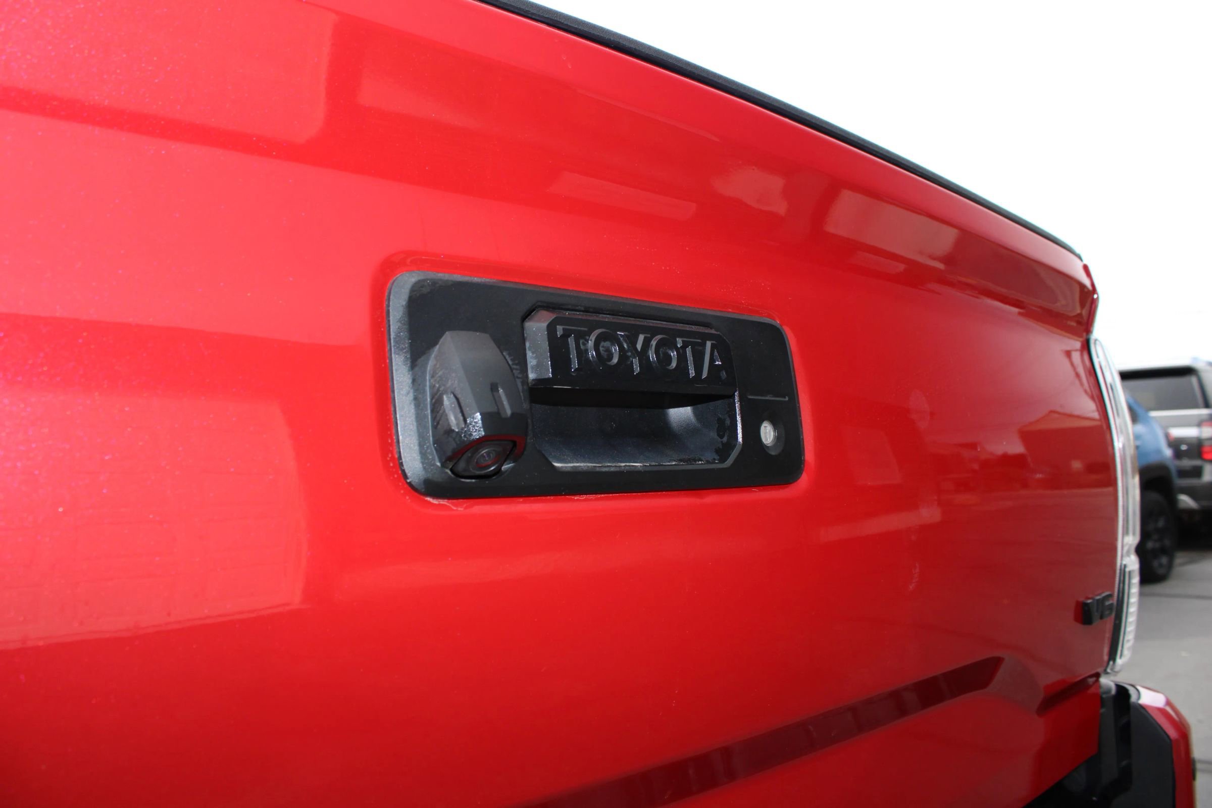 Used 2022 Toyota Tacoma TRD Off-Road image 12