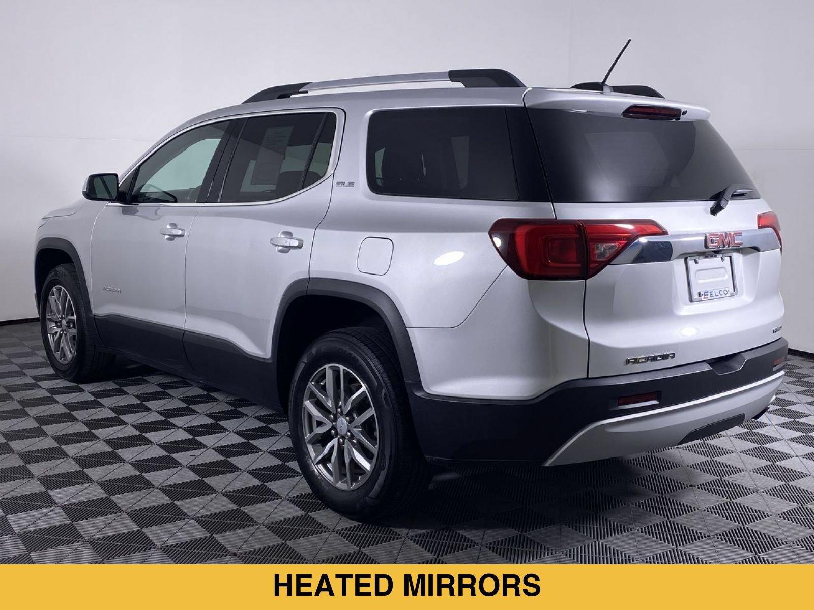 Used 2018 GMC Acadia SLE AWD/4WD image 17
