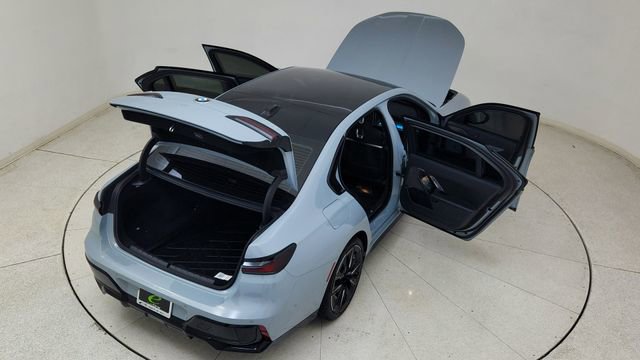 Used 2024 BMW 740i xDrive w/ Premium Package image 92