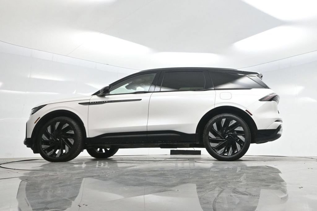 Used 2025 Lincoln Nautilus Reserve w/ Jet Appearance Package AWD/4WD image 63