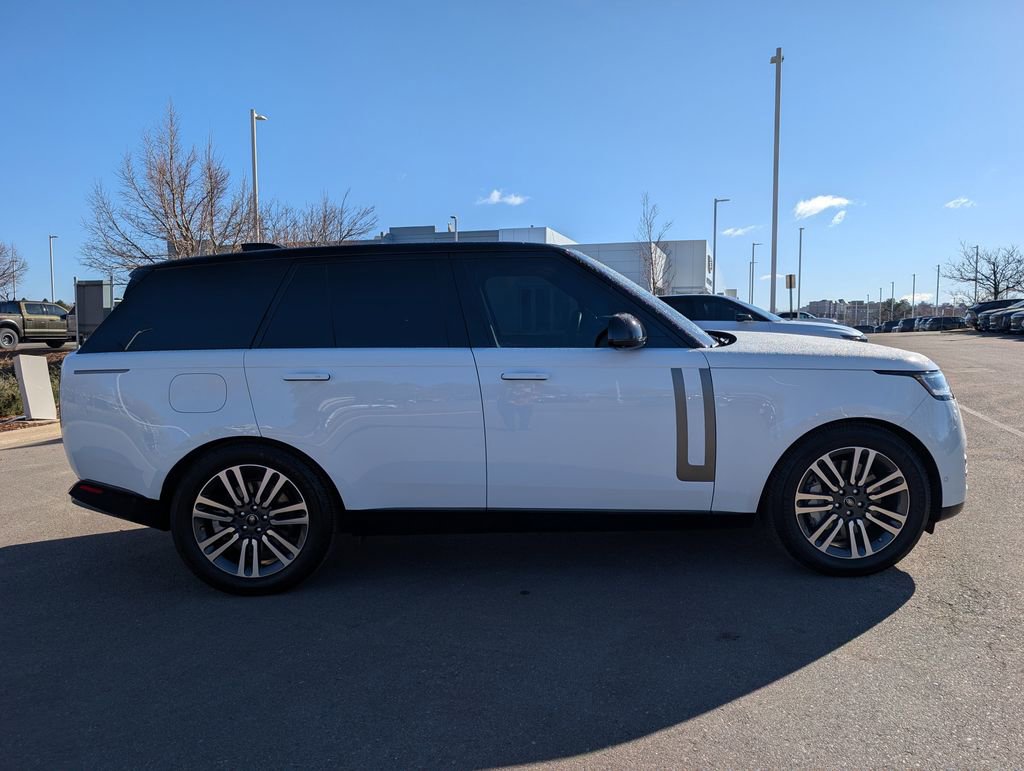Used 2023 Land Rover Range Rover SE image 7