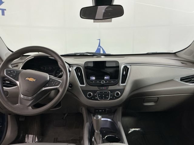 Used 2020 Chevrolet Malibu LT FWD image 34