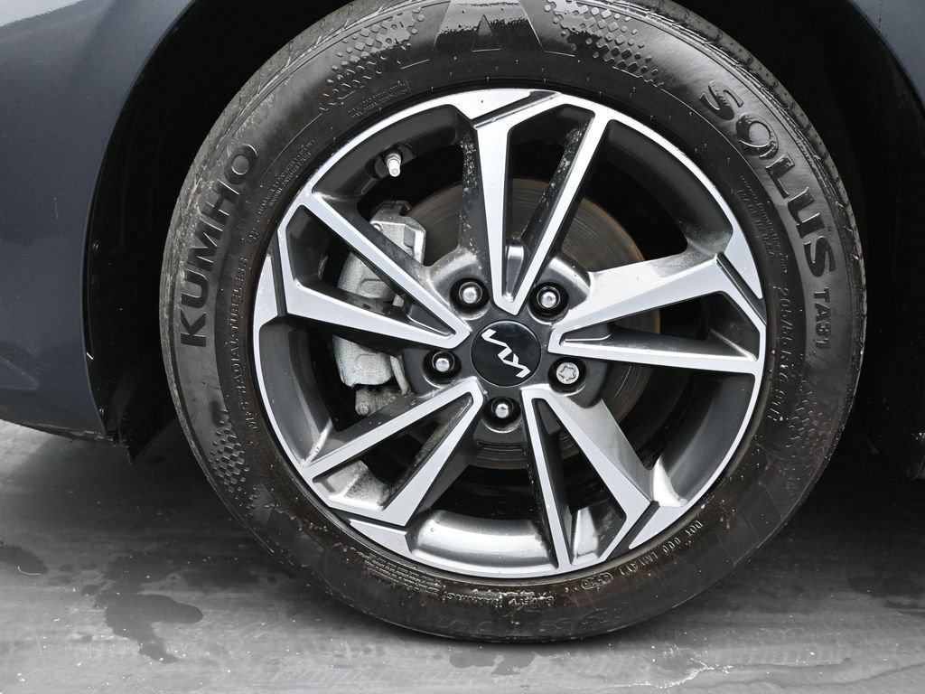 Used 2024 Kia Forte LXS image 10