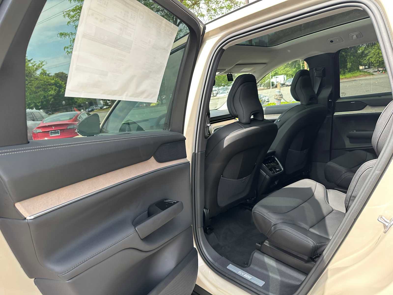 New 2025 Volvo EX90 Ultra image 16