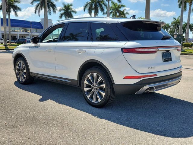 Certified 2022 Lincoln Corsair Reserve w/ Equipment Group 201A image 4