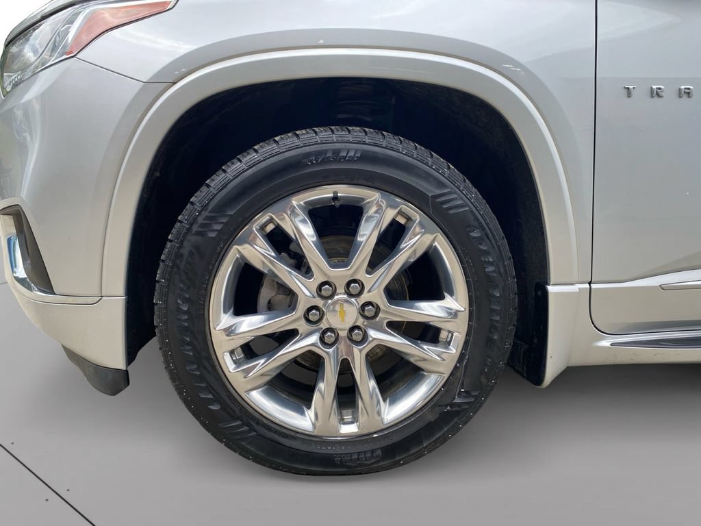 Certified 2018 Chevrolet Traverse High Country w/ LPO, 'HIT The Road' Package AWD/4WD image 9
