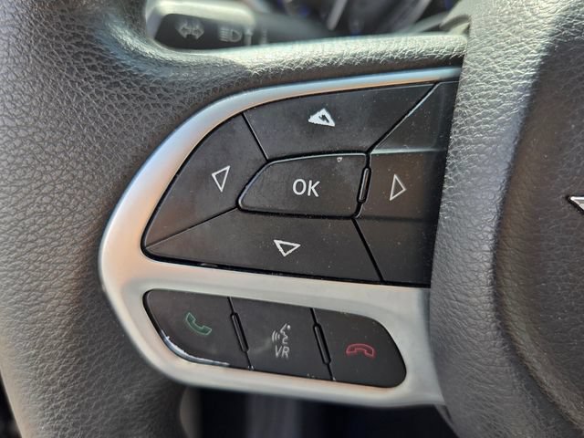Used 2017 Chrysler Pacifica Touring FWD image 20