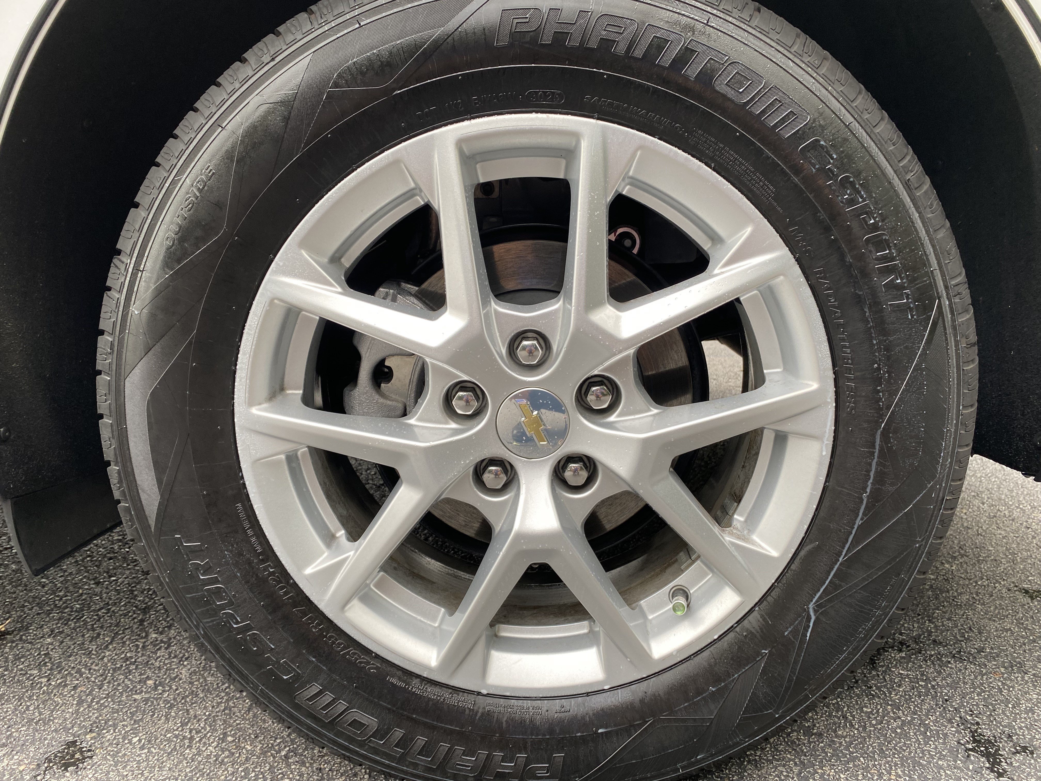 Used 2024 Chevrolet Equinox LS FWD image 39
