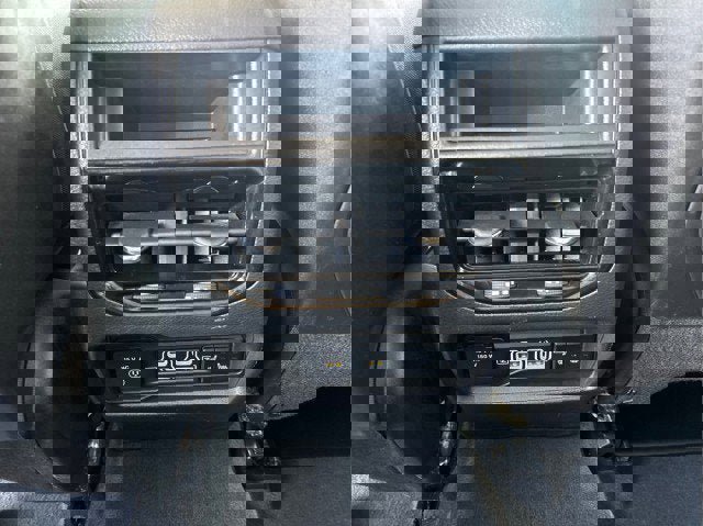 Used 2023 Jeep Grand Cherokee Limited w/ Luxury Tech Group II image 21