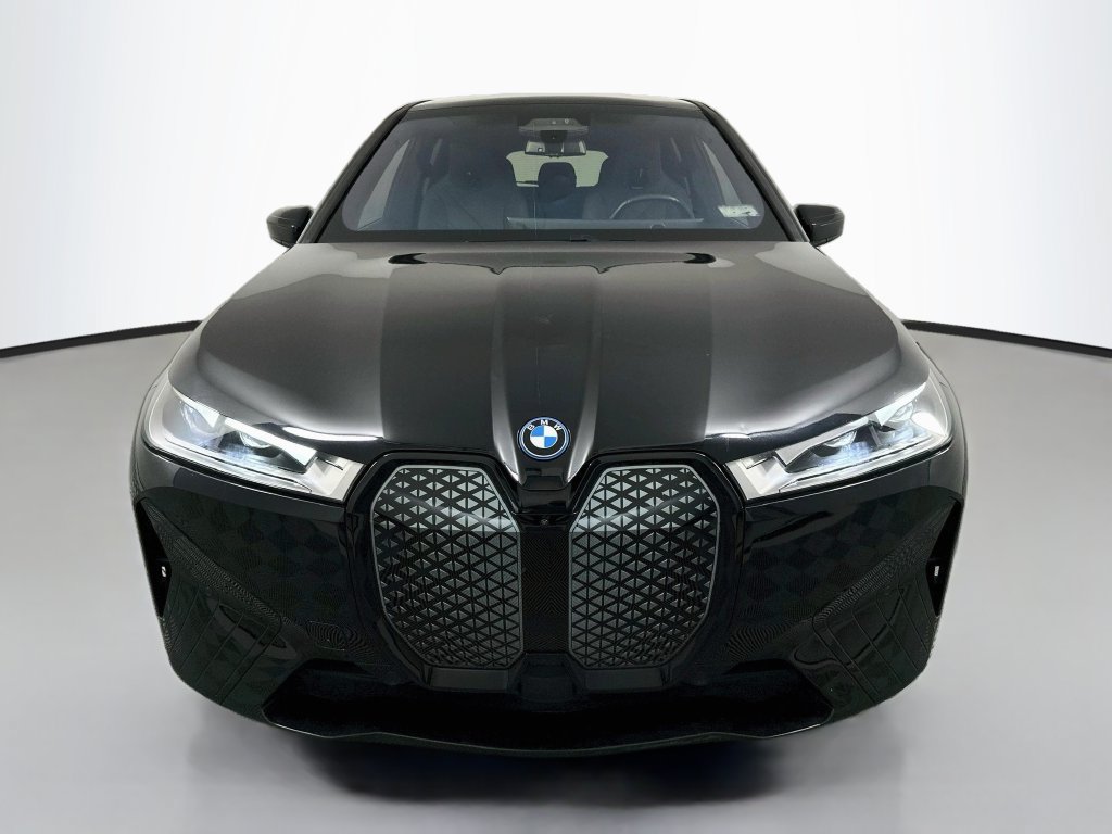 Certified 2024 BMW iX xDrive50 w/ Premium Package AWD/4WD image 2