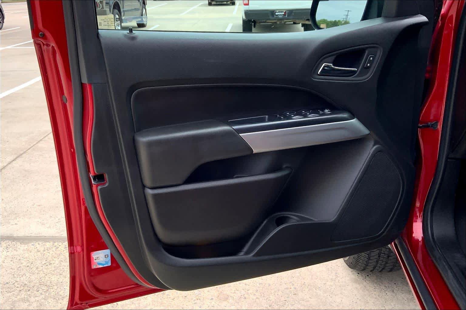 Used 2021 Chevrolet Colorado LT image 21