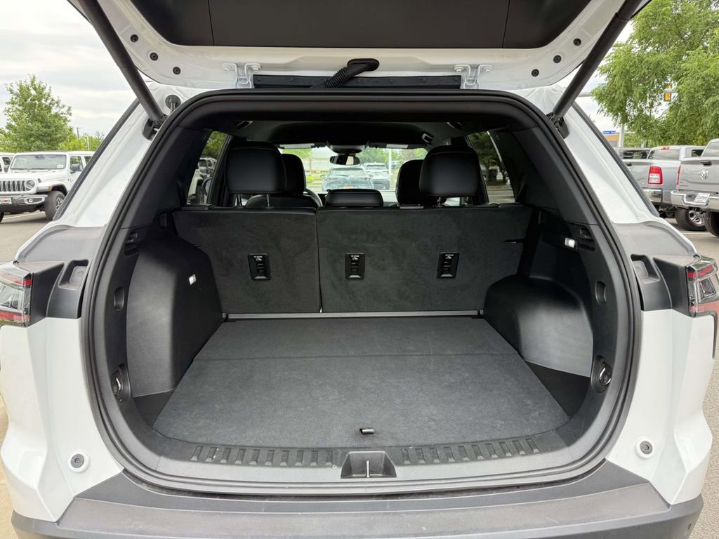 Used 2026 Chevrolet Equinox LT w/ Convenience Package II AWD/4WD image 33