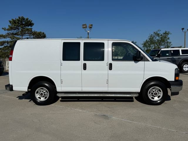 Used 2024 GMC Savana 2500 w/ Driver Convenience Package RWD image 4
