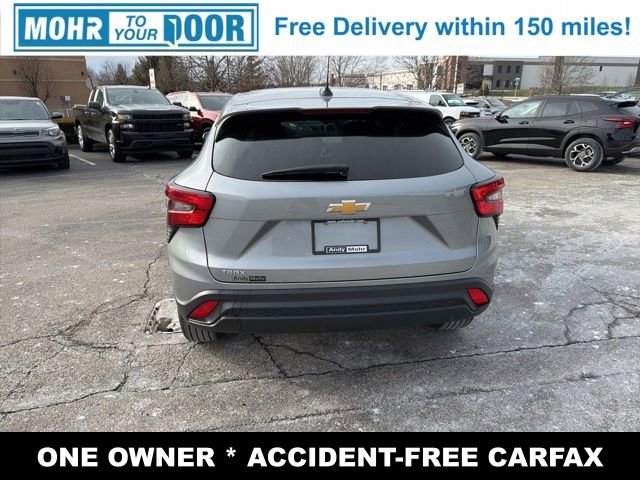 Used 2024 Chevrolet Trax LS w/ Driver Confidence Package image 4
