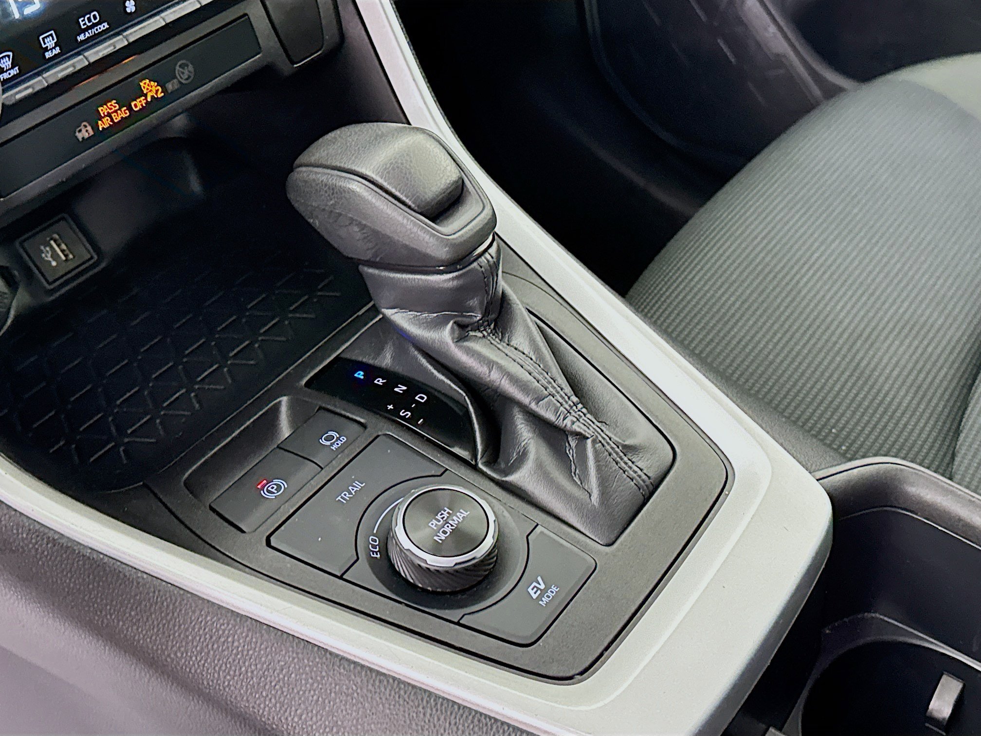 Certified 2025 Toyota RAV4 LE AWD/4WD image 16