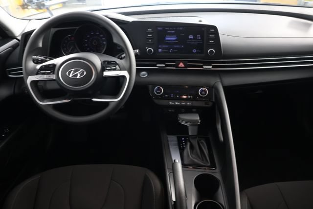 Certified 2023 Hyundai Elantra SEL FWD image 2