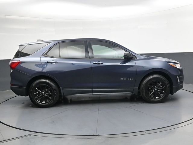 Used 2019 Chevrolet Equinox LS w/ LS Convenience Package FWD image 3