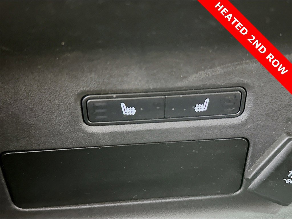 Used 2019 Land Rover Range Rover Velar R-Dynamic SE image 28