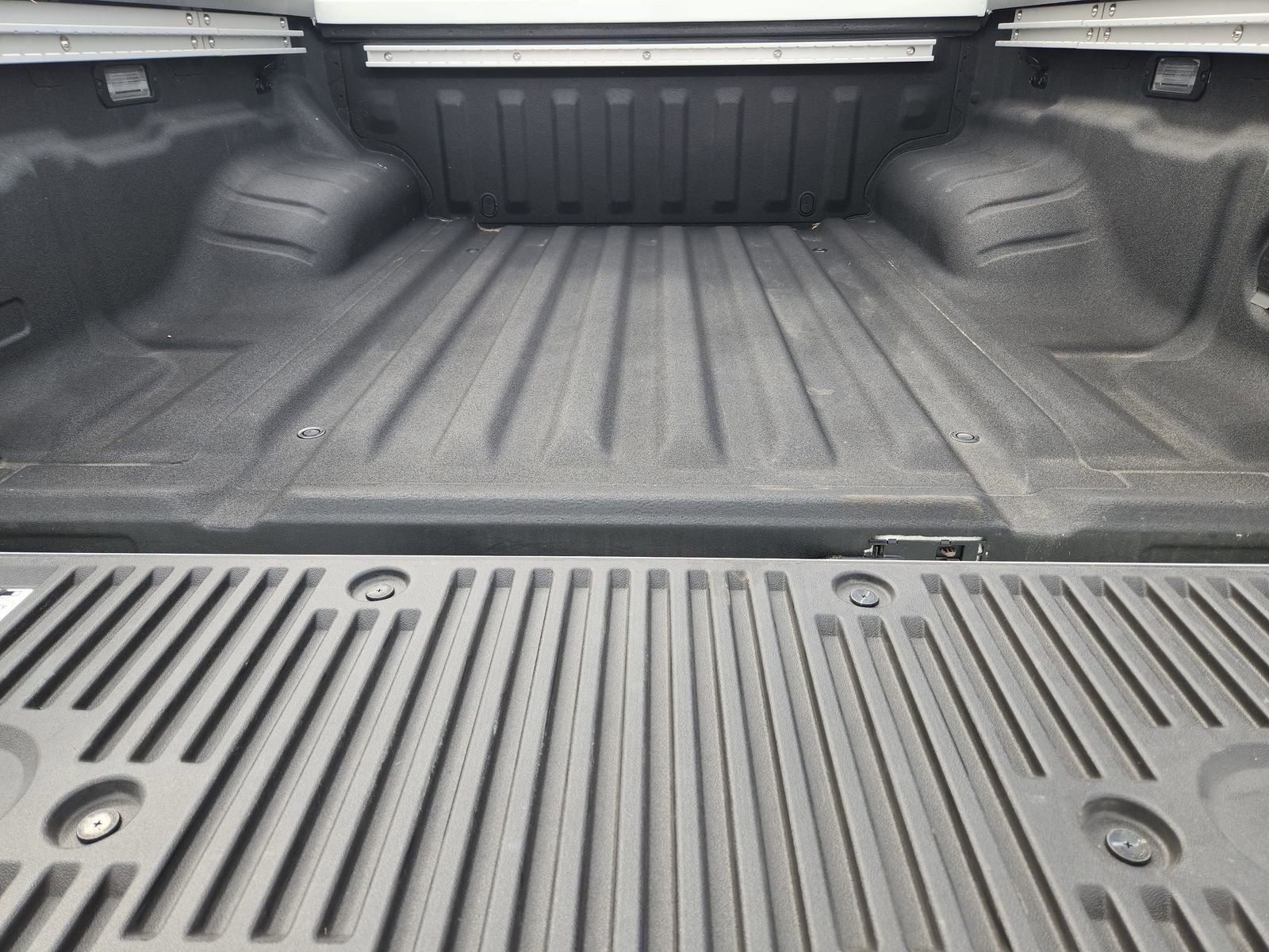 Used 2025 Nissan Frontier SV w/ SV Convenience Package image 34