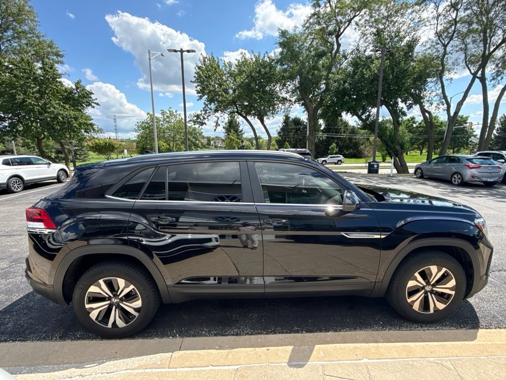 Used 2024 Volkswagen Atlas Cross Sport SE AWD/4WD image 7