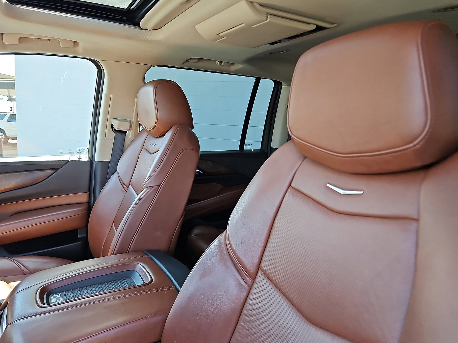 Used 2020 Cadillac Escalade ESV Premium Luxury AWD/4WD image 10
