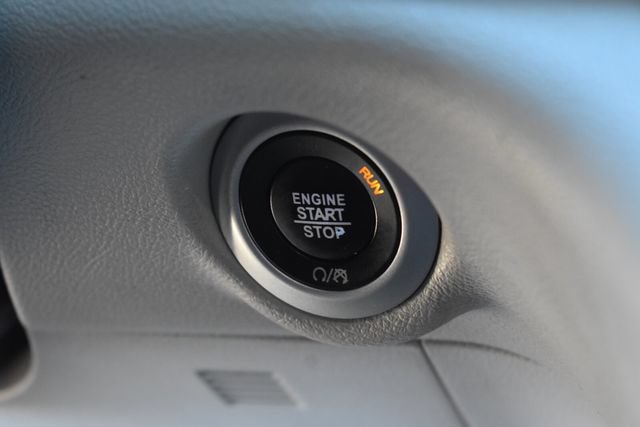Used 2018 Chrysler Pacifica Touring-L Plus FWD image 29